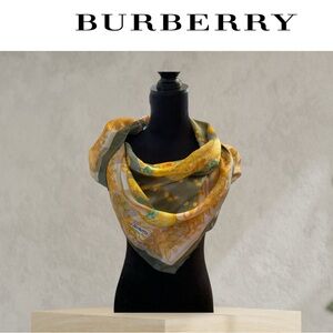 Authentic Burberrys‎  Scarf 100% Silk Vintage Lemons green and Gold color…